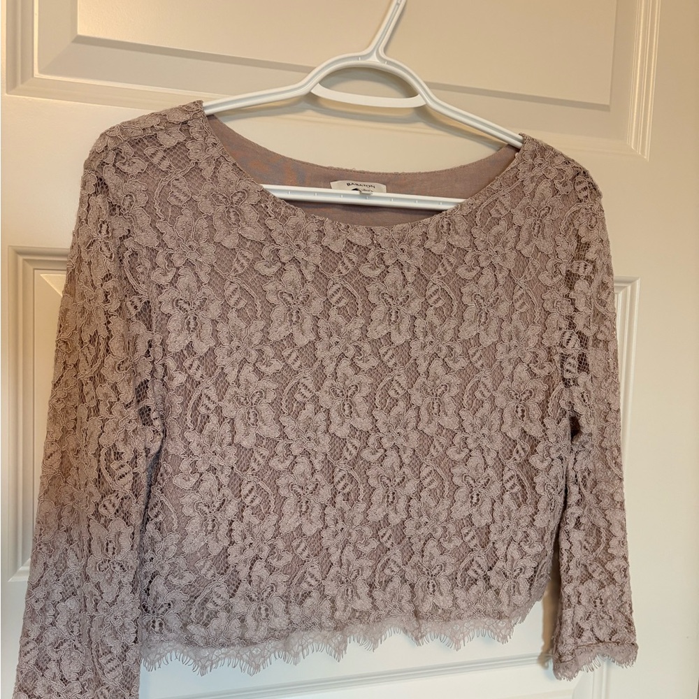 Babaton Lace Crop Blouse in Soft Mauve